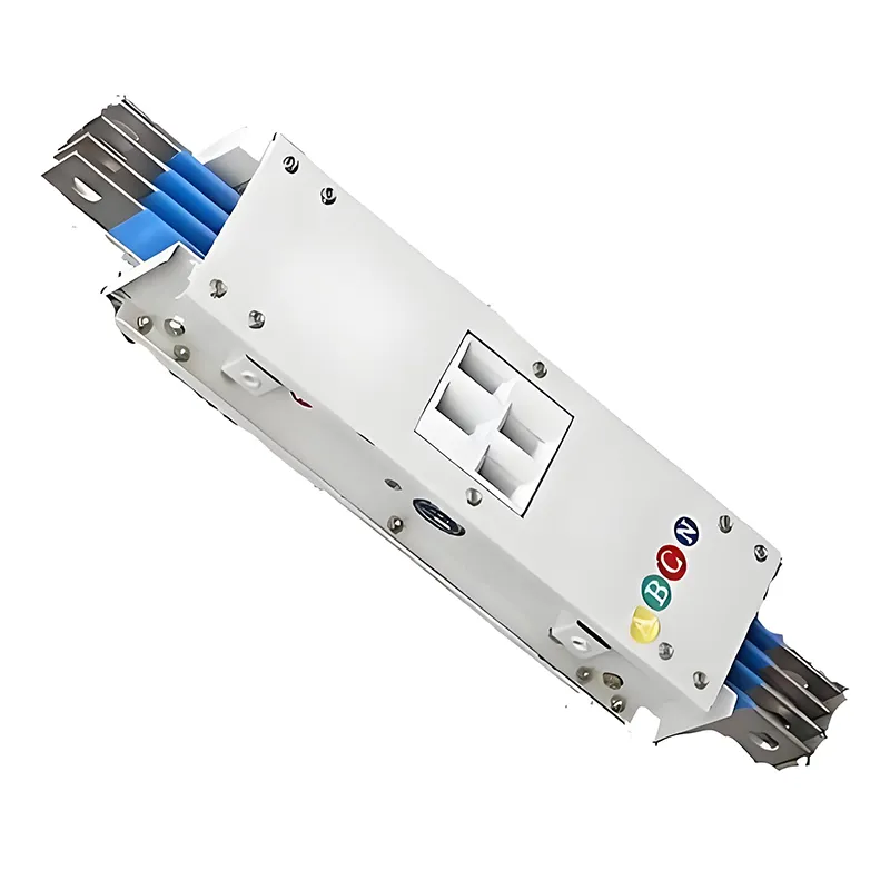 Busway in rame isolata in aria